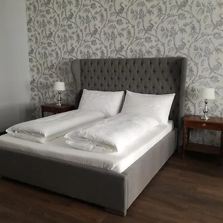 Hotel Old 2*