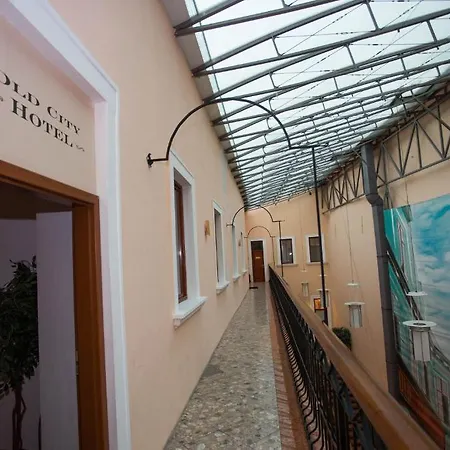 Hotel Old 2*