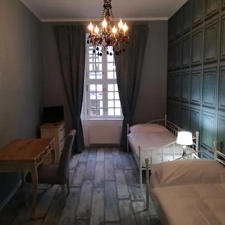 Old Hotel 2*