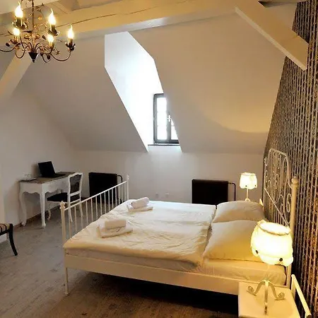 Old 2* Братислава