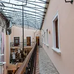 Hotel Old 2*