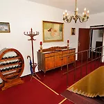 Old Hotel 2*