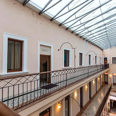 Hotel Old 2*