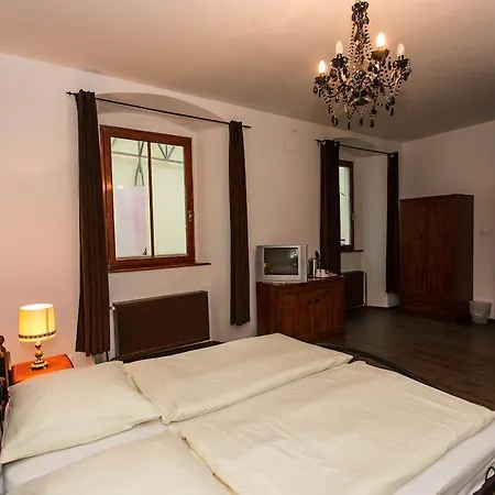 Hotel Old 2*